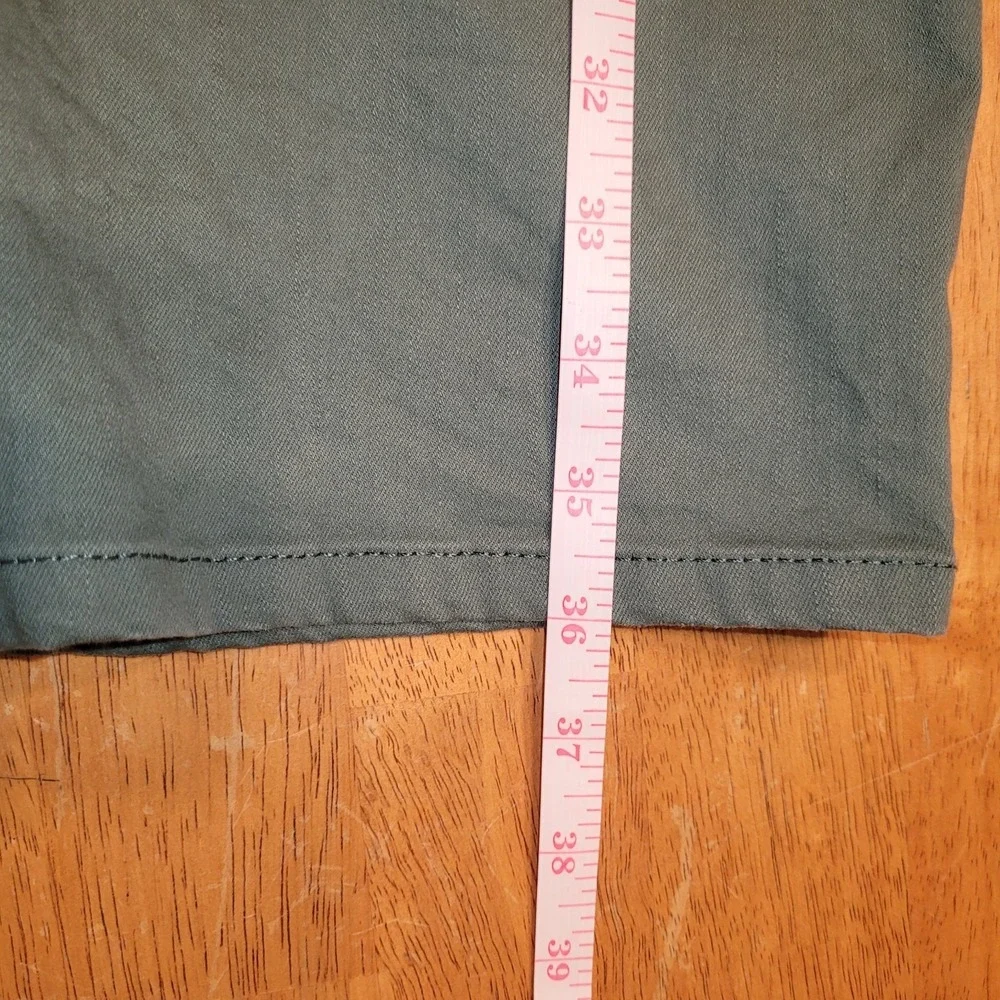 Susan Graver Straight Leg Jeans Green Women Size 26WP‎ Cropped Casual Pants